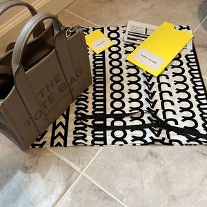 Marc Jacobs Leather The Tote Bag